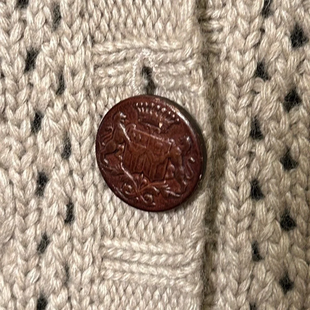 Riani tie waist button down sweater German size 34 equivalent to a US small